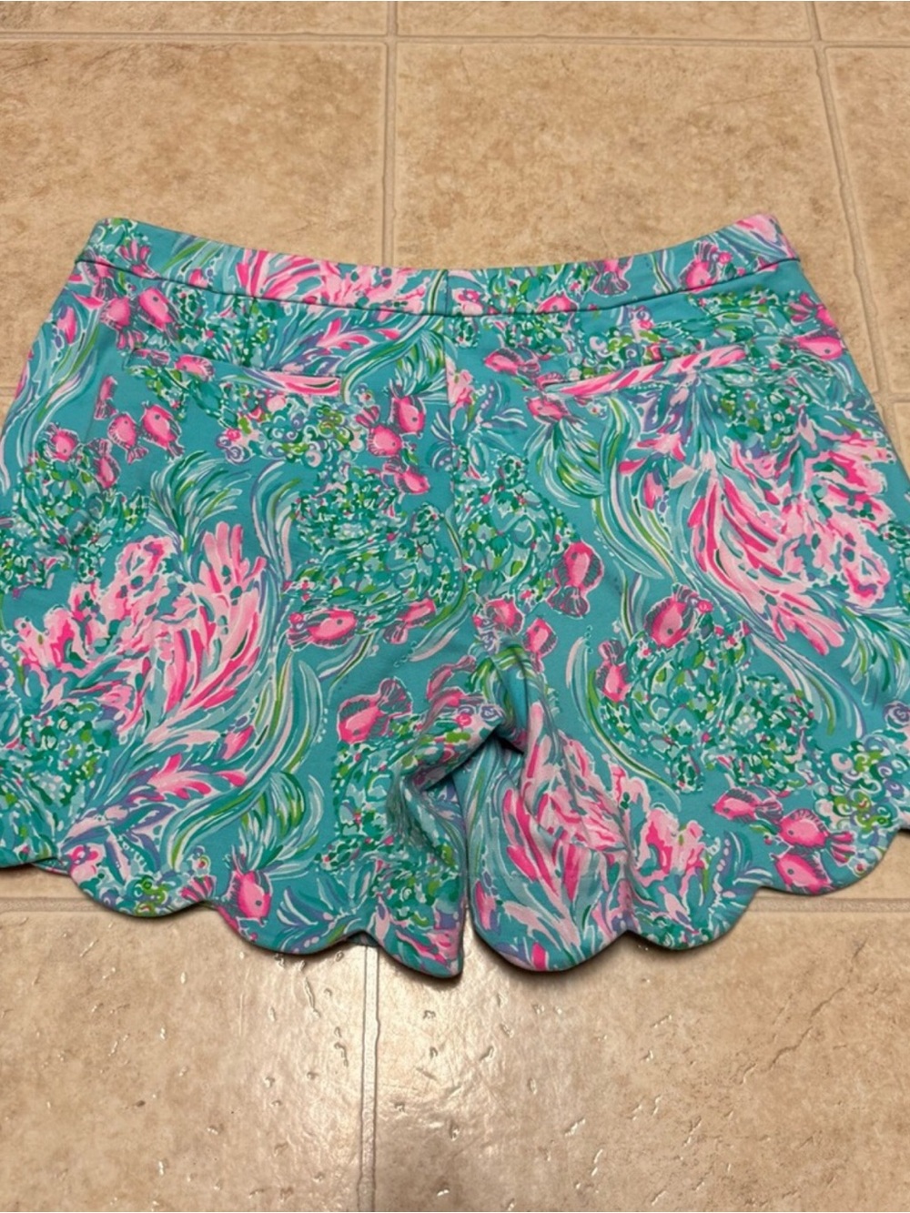Lilly Pulitzer Buttercup Knit Scallop Shorts Sz 8 - Picture 3 of 5